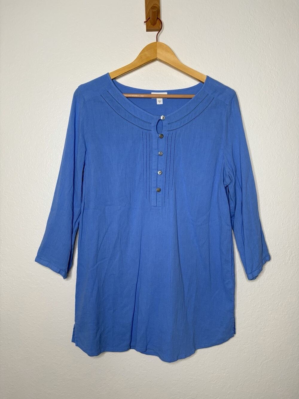 J. Jill 3/4th Sleeve Henley Pullover Shirt Button Size Medium Casual Minimalist